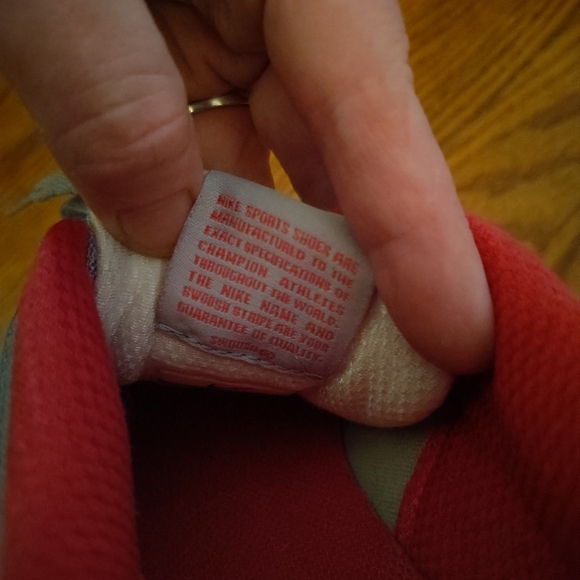 Nike Lt. Gray w/Pink & Blue Details Women's US Size 8.5 - Picture 7 of 9